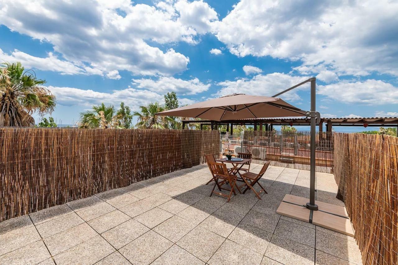 Pearl Coast Apartment Capitana Exterior photo